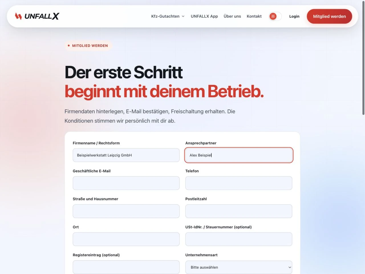 Tatsächliches Registrierungsformular von UNFALLX mit fiktiven Firmendaten